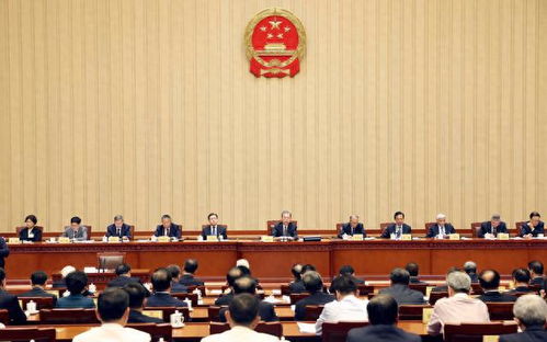 新闻8点见丨1万亿元特别国债发行 国内成品油价格二连降 海玺会议服务